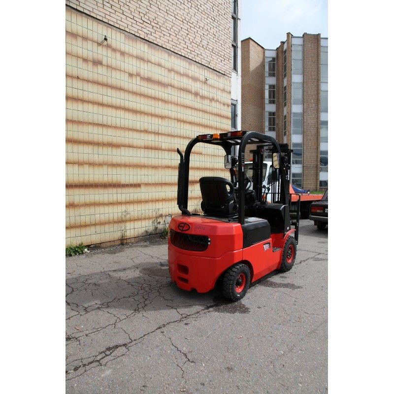 Бензиновый вилочный погрузчик EP Equipment CPQD18T8 4800 мм - изображение 3